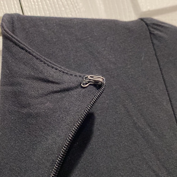 Woman’s maternity romper/jumpsuit - Picture 6 of 7